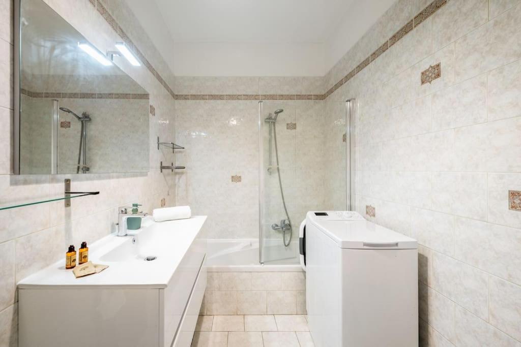 La Villa Julia - Calme - Spacieux - Parking Prive - Climatisation Menton Ngoại thất bức ảnh